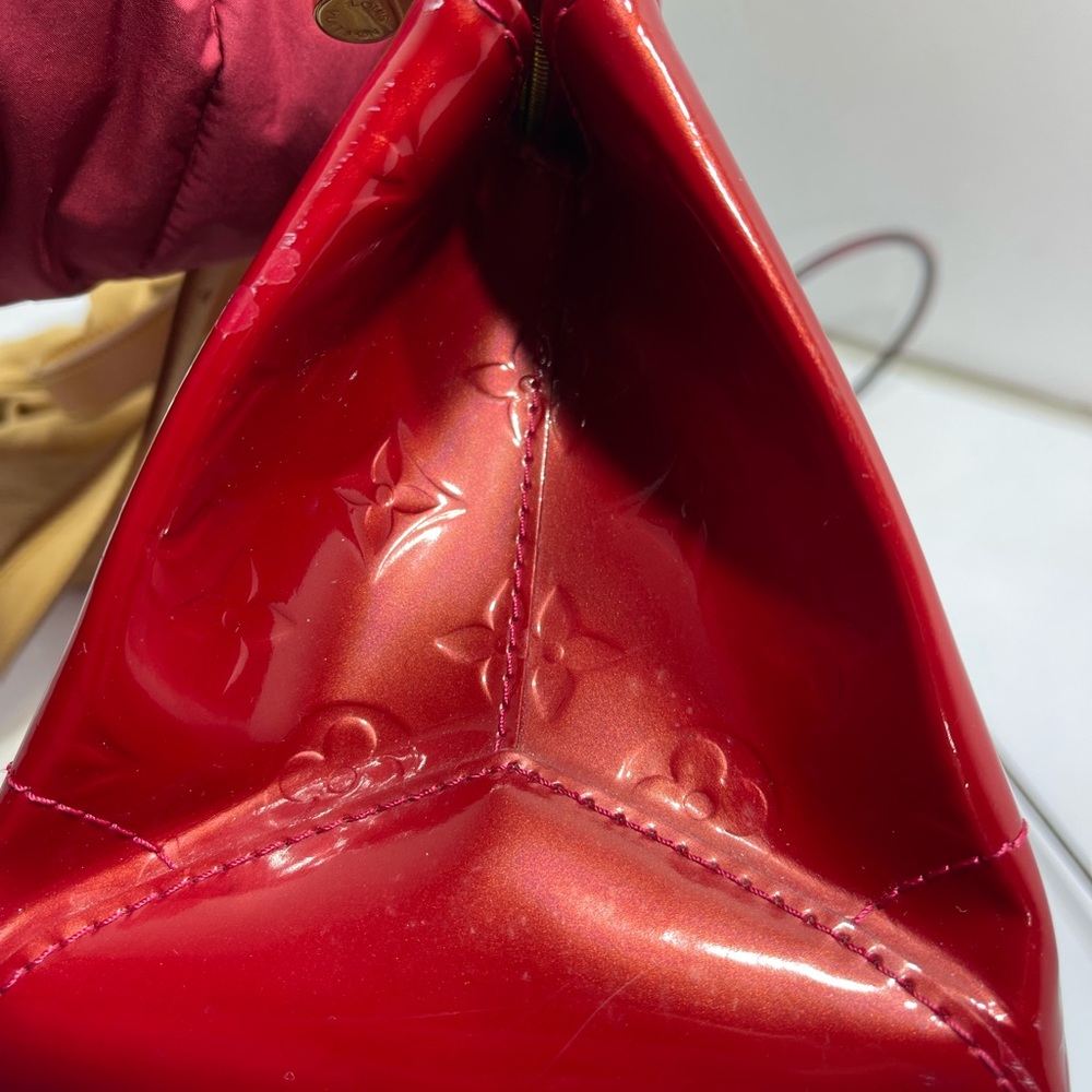 Louis Vuitton Vintage Monogram Vernis Rosewood Avenue comes with dust bag. - Picture 11 of 16